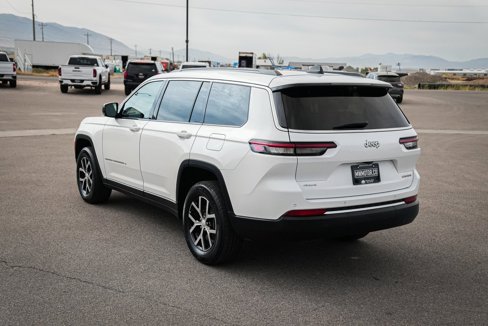 Used 2024 Jeep Grand Cherokee L Limited w/ Luxury Tech Group II image 8