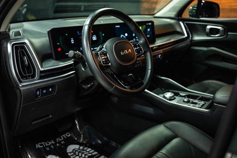 Used 2025 Kia Sorento EX image 9