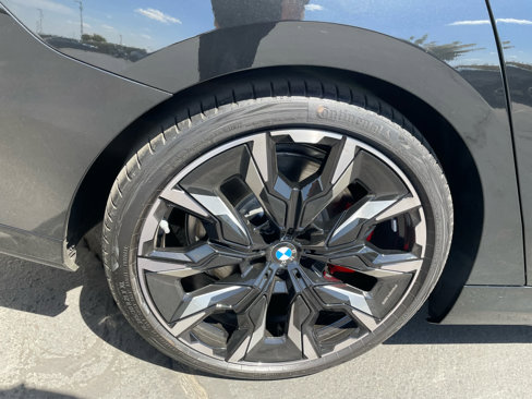 New 2026 BMW 550e xDrive w/ Premium Package image 23