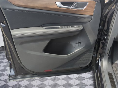 New 2025 Volkswagen Atlas SE image 24