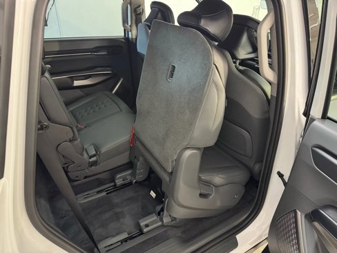Used 2025 Kia EV9 Wind image 47