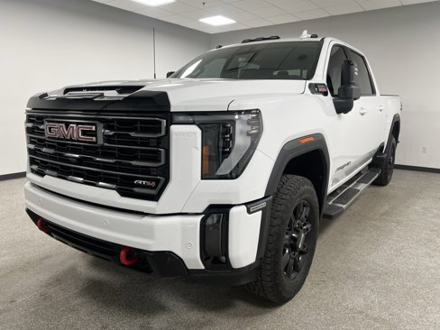 Used 2024 GMC Sierra 3500 AT4 w/ AT4 Preferred Package image 4