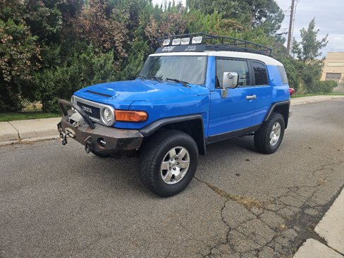 Used 2007 Toyota FJ Cruiser 4WD image 2