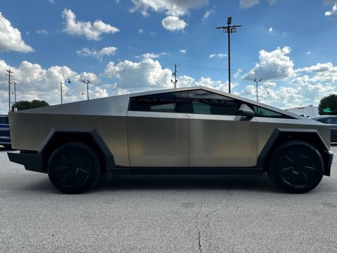 Used 2024 Tesla Cybertruck AWD Crew Cab image 11