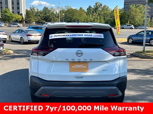 Used 2023 Nissan Rogue S image 3