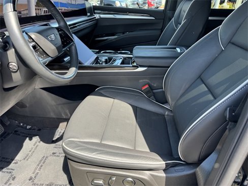 Certified 2025 Cadillac Escalade ESV Premium Luxury image 11