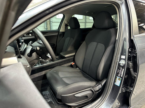 Used 2022 Kia K5 LXS image 9