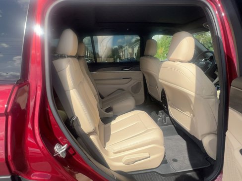 Used 2025 Jeep Grand Cherokee L Limited image 27