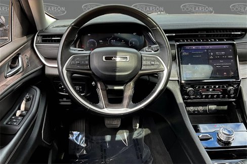 Used 2022 Jeep Grand Cherokee L Limited w/ Luxury Tech Group II image 19