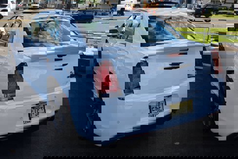 Used 2023 Chrysler 300 C image 4