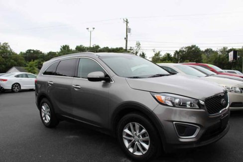 Used 2018 Kia Sorento LX image 3