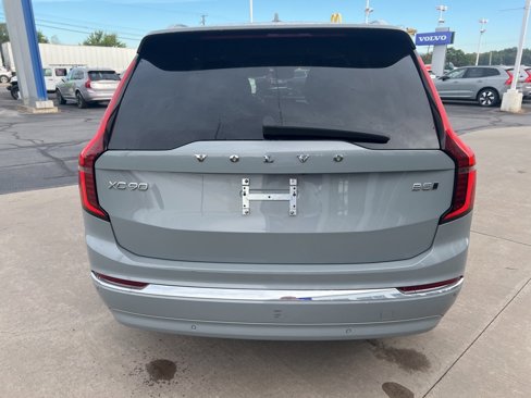Used 2025 Volvo XC90 B5 Plus image 4