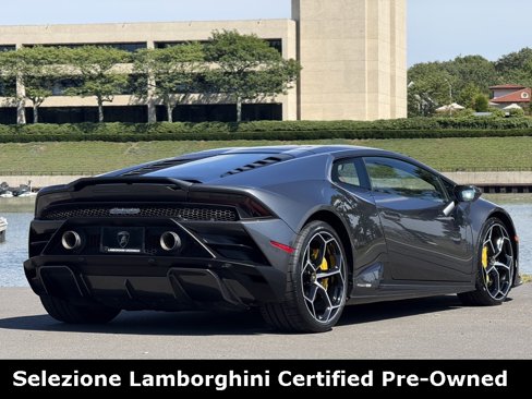Used 2021 Lamborghini Huracan EVO image 5