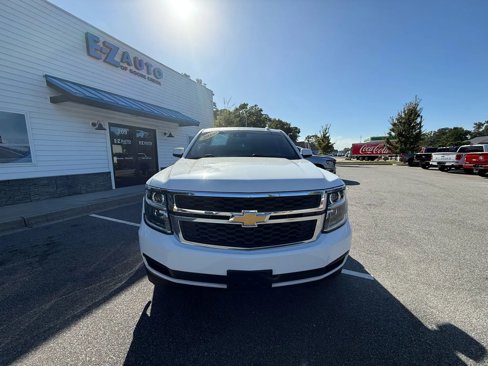 Used 2018 Chevrolet Suburban LT image 3