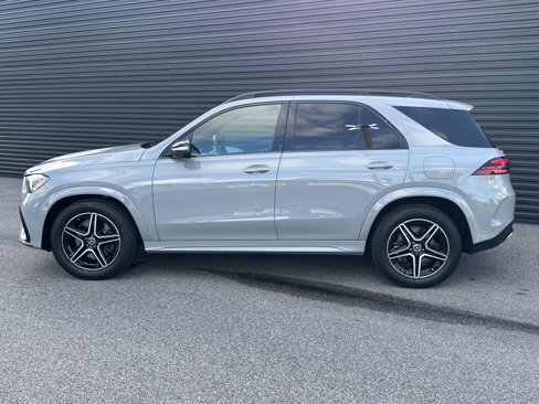 Used 2025 Mercedes-Benz GLE 450e 4MATIC image 2