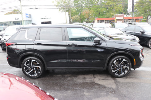 Used 2024 Mitsubishi Outlander 4WD Plug-In Hybrid image 6