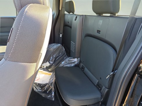 Used 2025 Nissan Frontier SV image 26