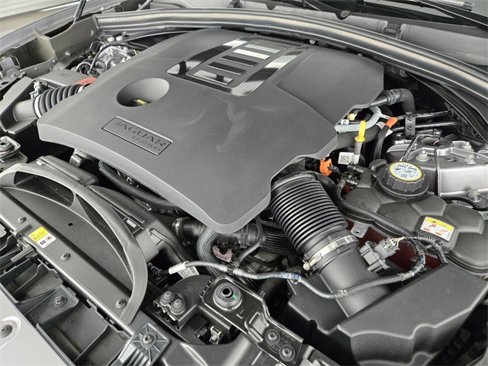 Certified 2024 Jaguar F-PACE R-Dynamic S image 19