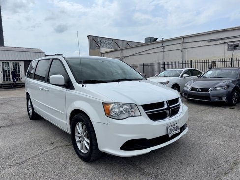 Used 2016 Dodge Grand Caravan SXT w/ Rear Park Assist Package image 2