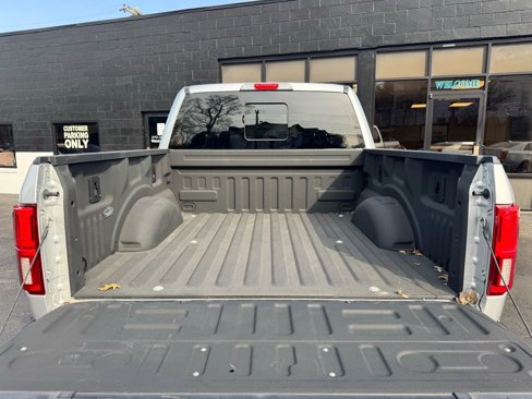 Used 2019 Ford F150 Platinum w/ Equipment Group 701A Luxury image 5