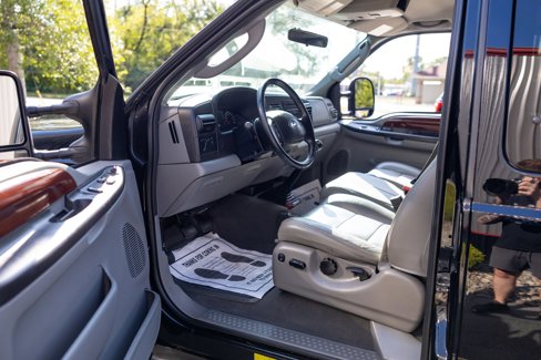 Used 2005 Ford F550 2WD Super Cab Super Duty image 33