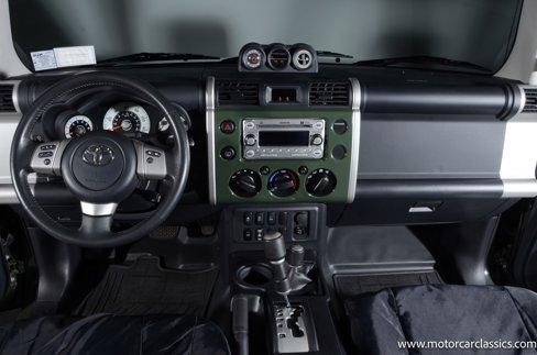 Used 2014 Toyota FJ Cruiser 4WD image 29