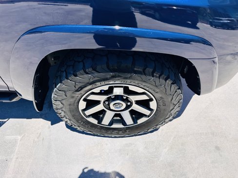 Used 2023 Toyota 4Runner TRD Off-Road image 9