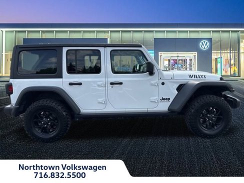 Used 2024 Jeep Wrangler Willys image 2