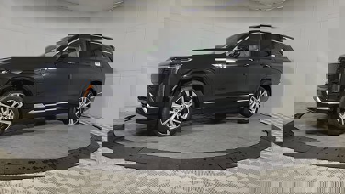 New 2026 Cadillac Vistiq Luxury w/ LPO, Floor Liner Package image 4
