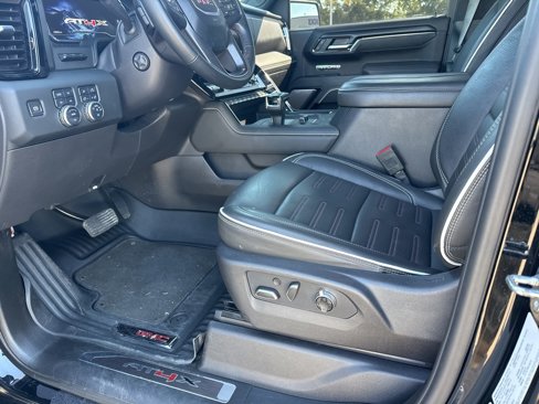 Used 2024 GMC Sierra 1500 AT4X image 8