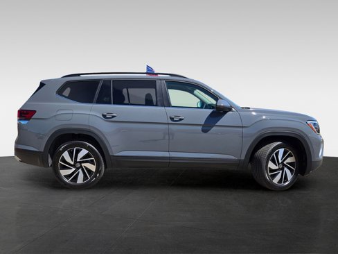 New 2026 Volkswagen Atlas SE image 3
