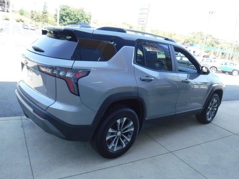 Used 2025 Chevrolet Equinox LT w/ Convenience Package II image 7
