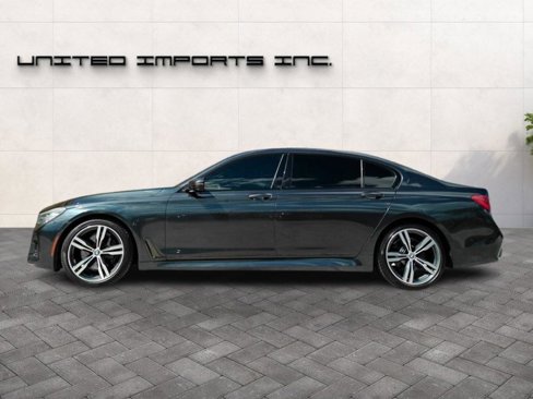 Used 2019 BMW 740i w/ Executive Package image 2
