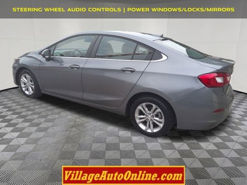 Used 2019 Chevrolet Cruze LT w/ LT Fleet Convenience Package image 2