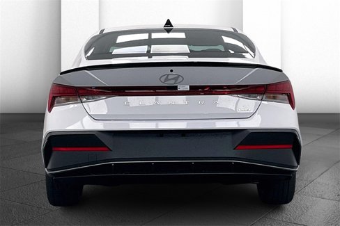 New 2025 Hyundai Elantra SEL image 4