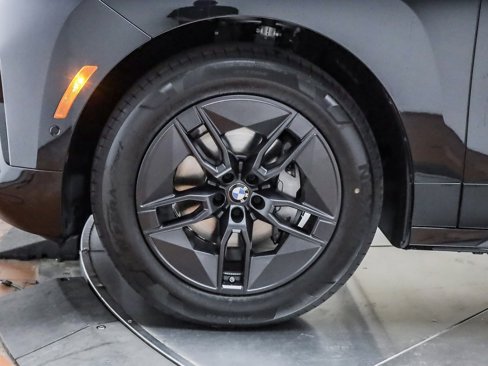 New 2026 BMW iX xDrive60 image 12