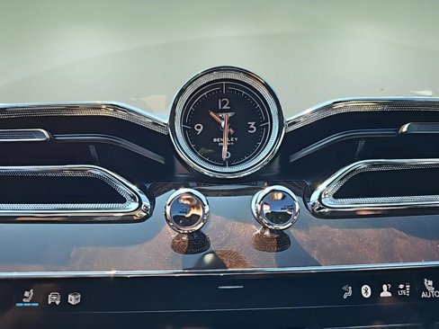 New 2024 Bentley Bentayga Extended Wheelbase image 22