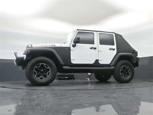 Used 2015 Jeep Wrangler Unlimited Rubicon image 29