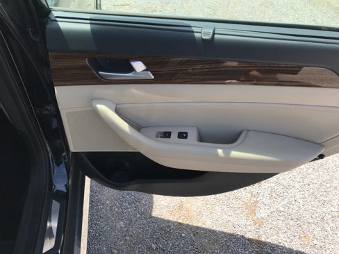 Used 2016 Hyundai Sonata Limited w/ Option Group 04 image 12