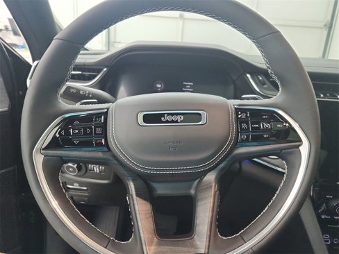 New 2025 Jeep Grand Cherokee Overland w/ Luxury Tech Group IV image 22