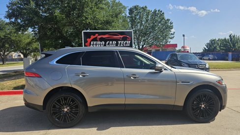 Used 2018 Jaguar F-PACE Portfolio image 7
