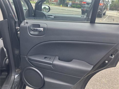 Used 2011 Dodge Caliber Heat w/ Driver Convenience Group image 20