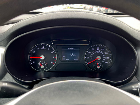 Used 2020 Kia Sorento LX image 17