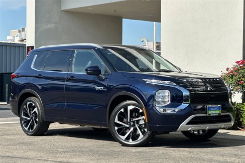New 2025 Mitsubishi Outlander SEL image 3