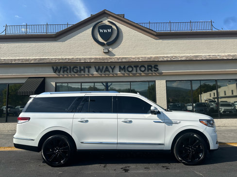 Used 2024 Lincoln Navigator L Reserve image 2