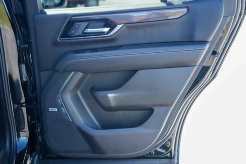 Used 2025 GMC Yukon Elevation image 35