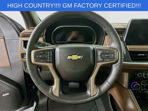 Used 2023 Chevrolet Suburban High Country image 11