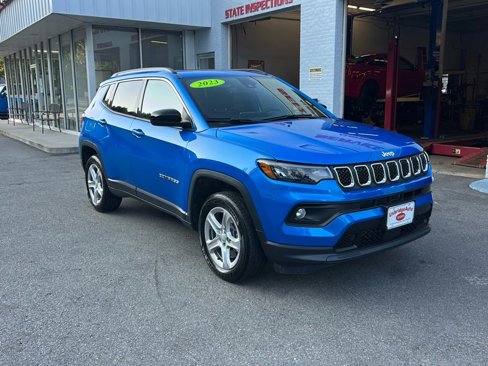 Used 2023 Jeep Compass Latitude w/ Sun and Sound Group image 2