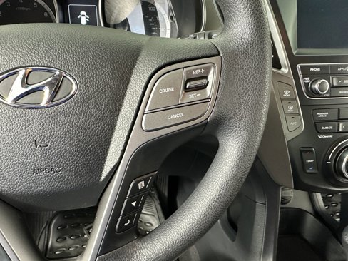Used 2017 Hyundai Santa Fe SE image 39