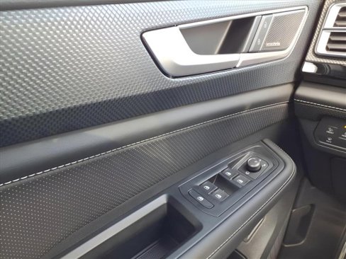 New 2026 Volkswagen Atlas Cross Sport SEL Premium R-Line image 27
